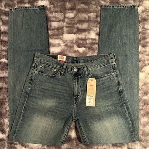 Levis 514 Medium Blue wash Straight W32/L34 Jeans NWT